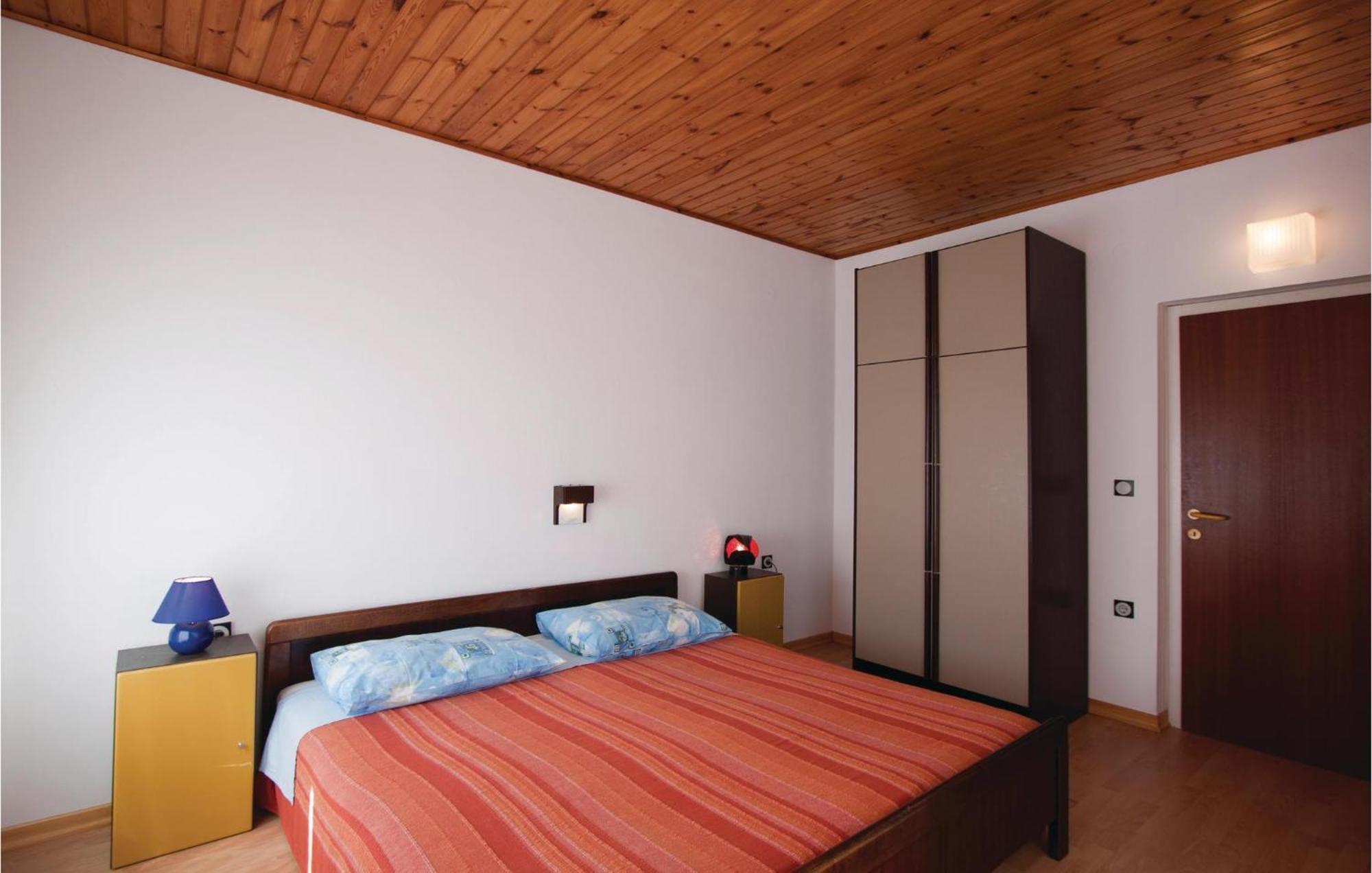 2 Bedroom Awesome Apartment In Barban Екстериор снимка